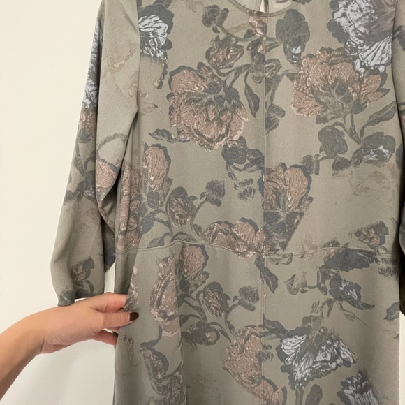 ✨NWOT Aritzia Wilfred ✨ Floral Dress with pockets - Picture 2 of 6